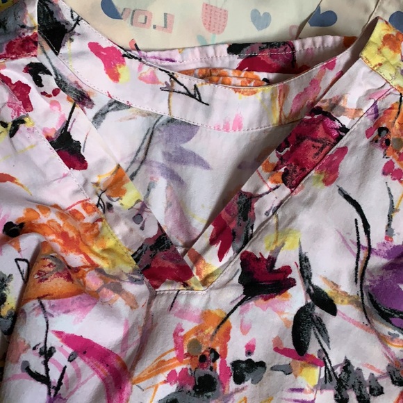 Bundle of pink scrubs - Picture 2 of 7